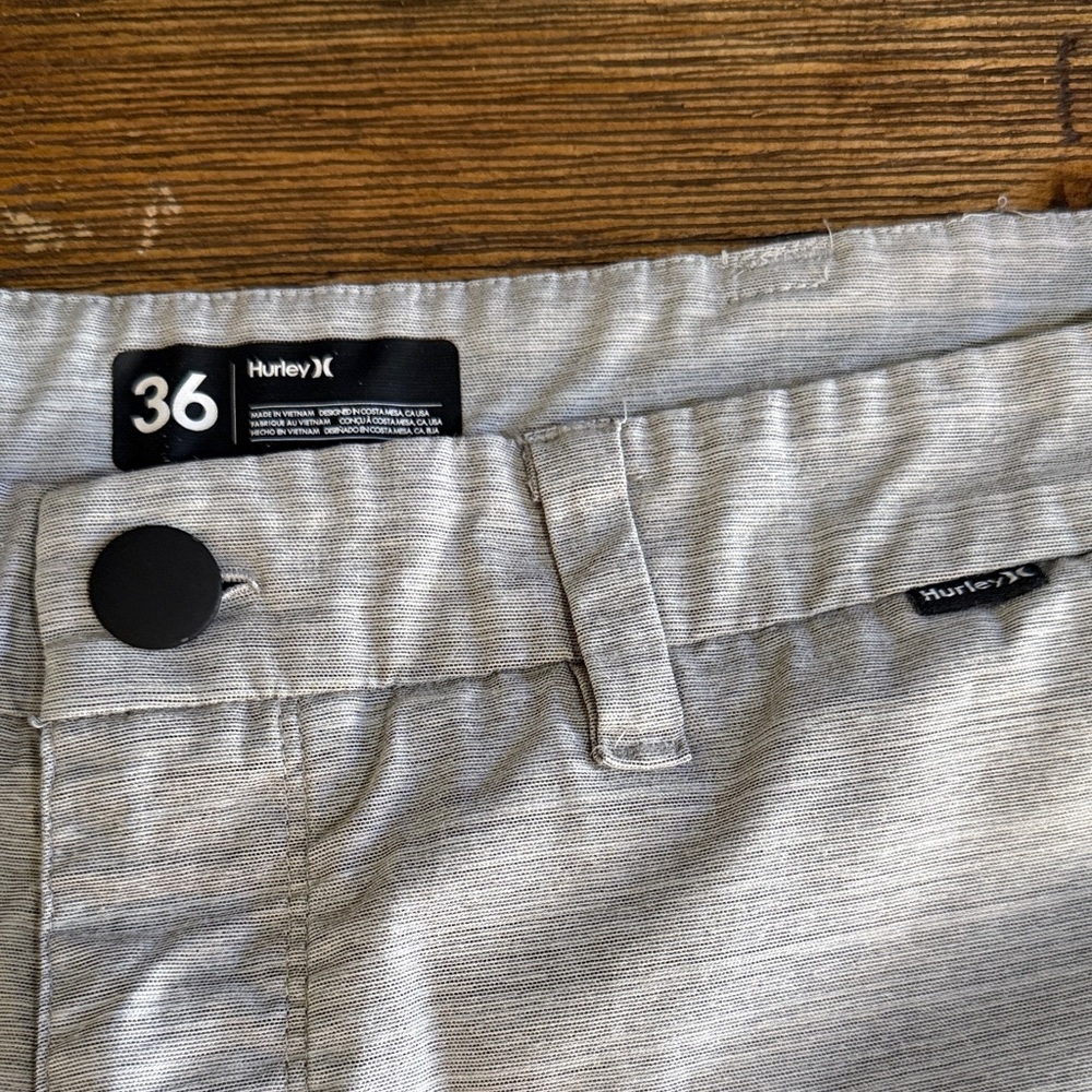Hurley Light Gray Flat Front Men's Shorts, Nike dri fit - Picture 2 of 6